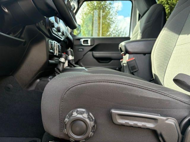 2022 Jeep Gladiator Sport