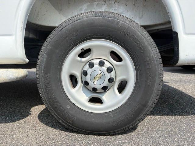 2025 Chevrolet Express Cargo Base