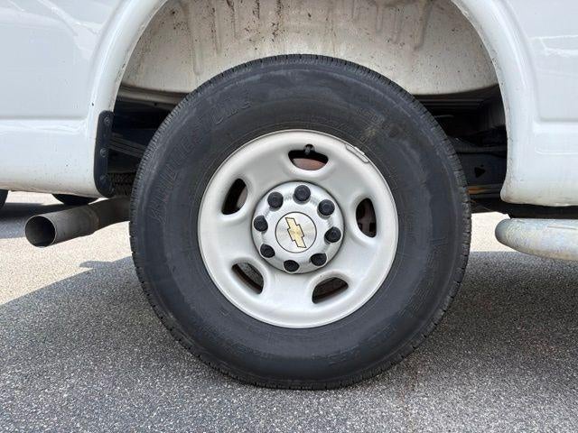2025 Chevrolet Express Cargo Base