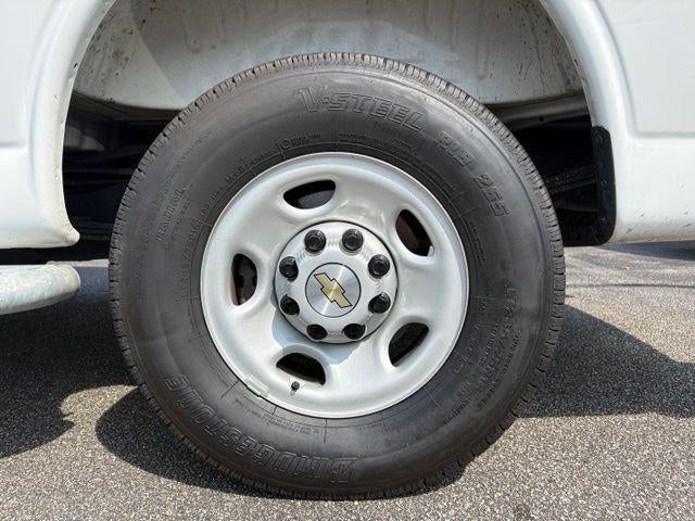 2025 Chevrolet Express Cargo Base