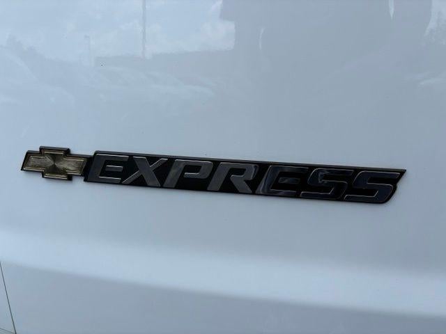 2025 Chevrolet Express Cargo Base