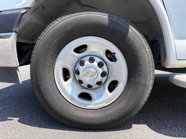 2025 Chevrolet Express Cargo Base