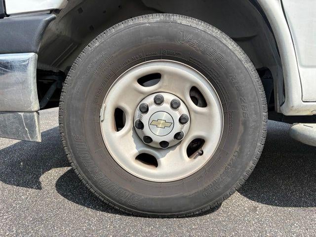 2025 Chevrolet Express Cargo Base