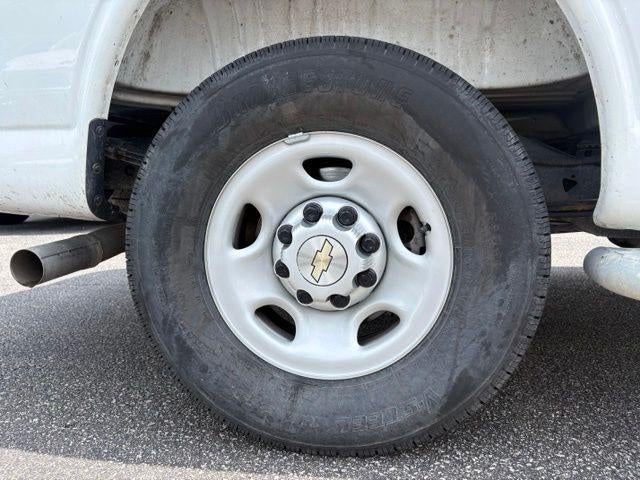 2025 Chevrolet Express Cargo Base