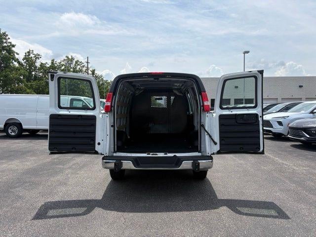 2025 Chevrolet Express Cargo Base