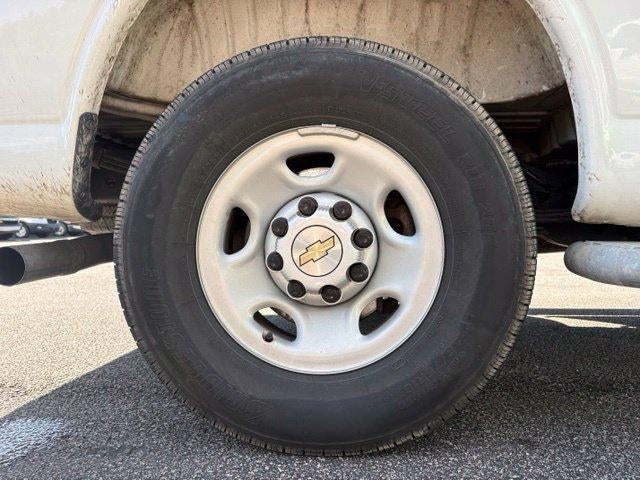 2025 Chevrolet Express Cargo Base