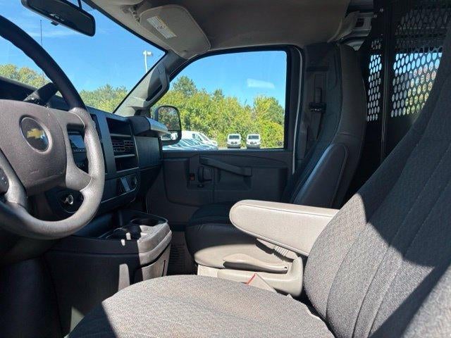 2025 Chevrolet Express Cargo Base