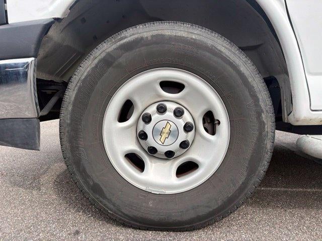 2025 Chevrolet Express Cargo Base