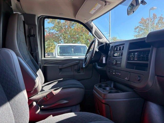 2025 GMC Savana Cargo Base