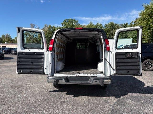 2025 GMC Savana Cargo Base