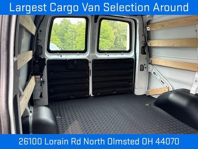 2025 GMC Savana Cargo Base