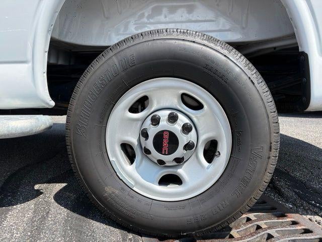 2025 GMC Savana Cargo Base
