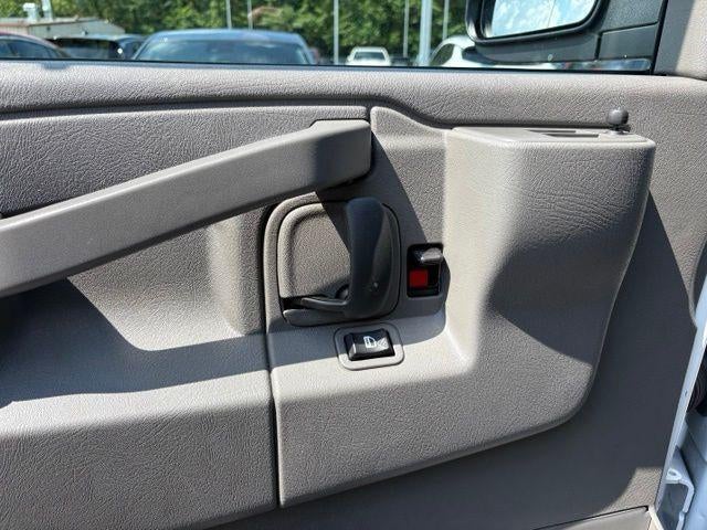 2025 GMC Savana Cargo Base