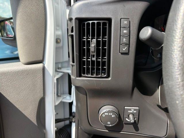 2025 GMC Savana Cargo Base