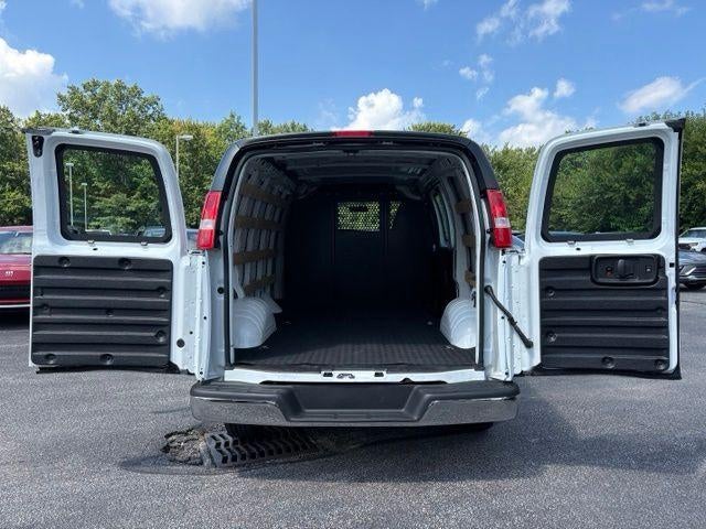 2025 GMC Savana Cargo Base