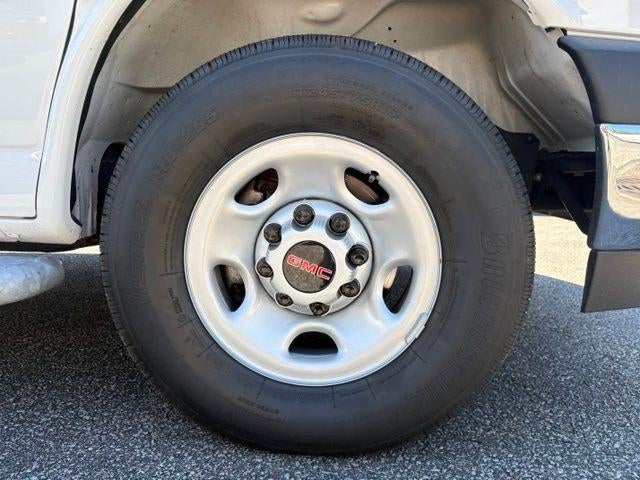 2024 GMC Savana Cargo 2500 Base