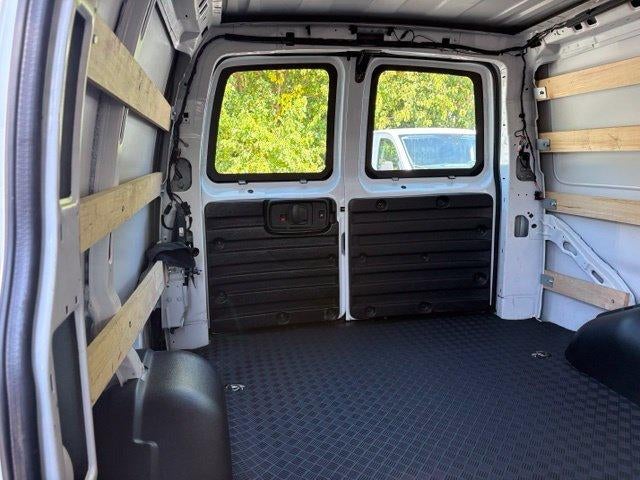 2025 GMC Savana Cargo Base