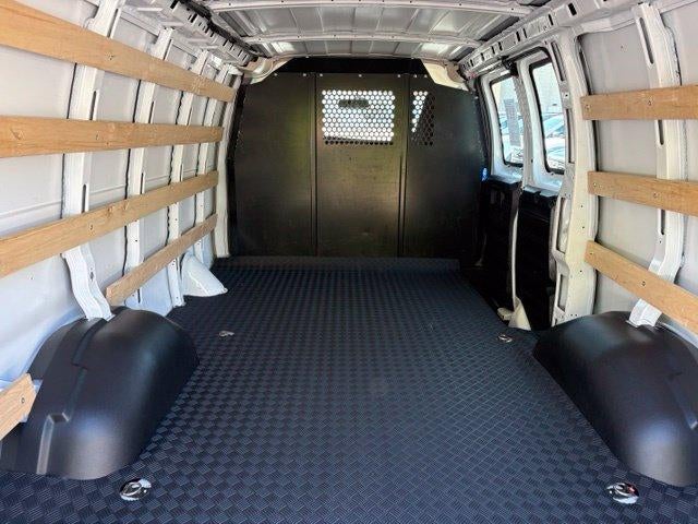 2025 GMC Savana Cargo Base