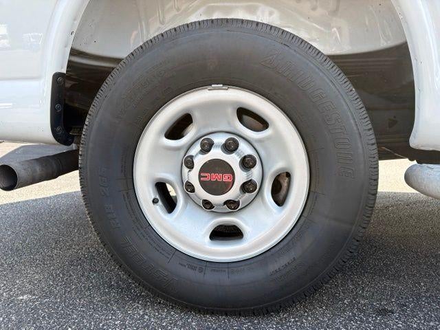 2025 GMC Savana Cargo Base