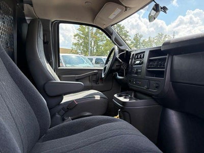 2025 GMC Savana Cargo Base