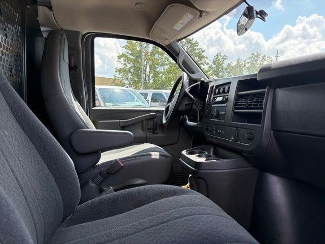 2025 GMC Savana Cargo Base