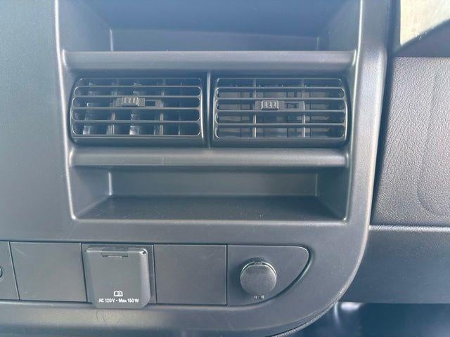 2025 GMC Savana Cargo Base