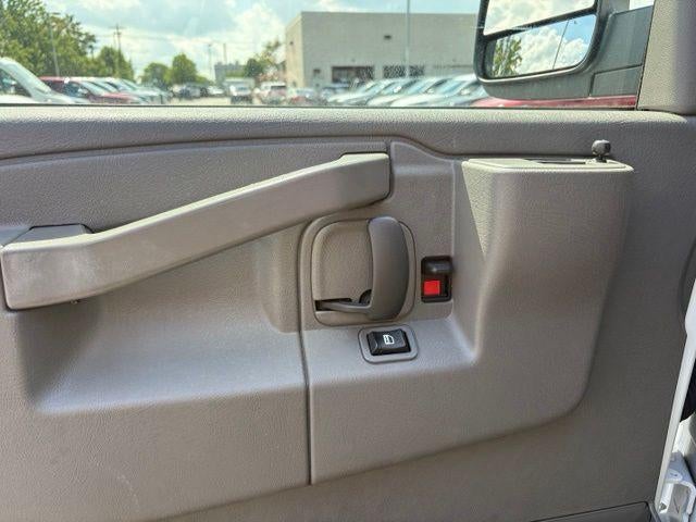 2025 GMC Savana Cargo Base