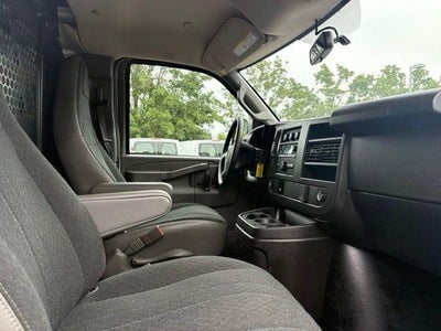 2025 GMC Savana Cargo Base