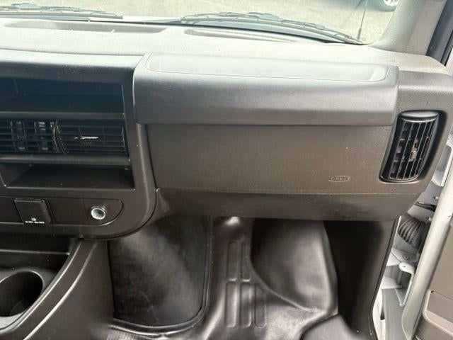 2025 GMC Savana Cargo Base