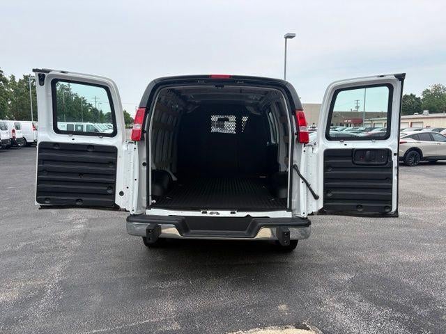 2025 GMC Savana Cargo Base