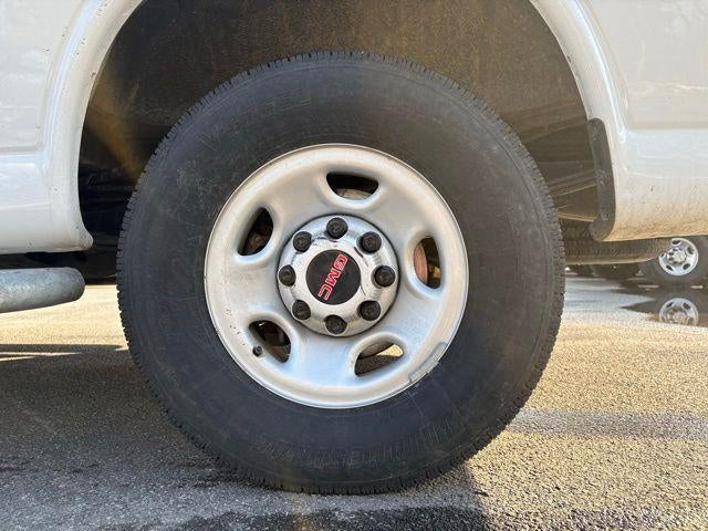 2024 GMC Savana Cargo 2500 Base