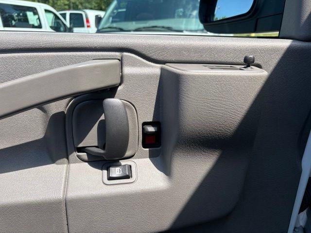 2025 GMC Savana Cargo Base