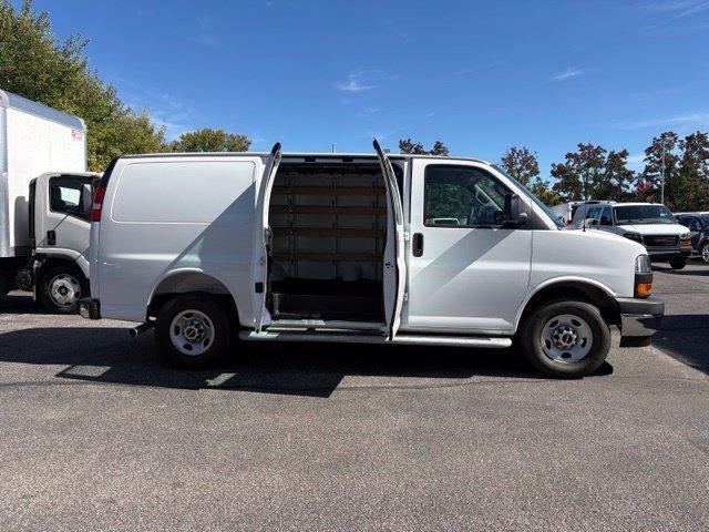 2025 GMC Savana Cargo Base