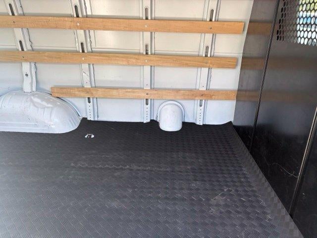 2025 GMC Savana Cargo Base