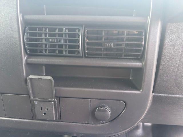 2025 GMC Savana Cargo Base