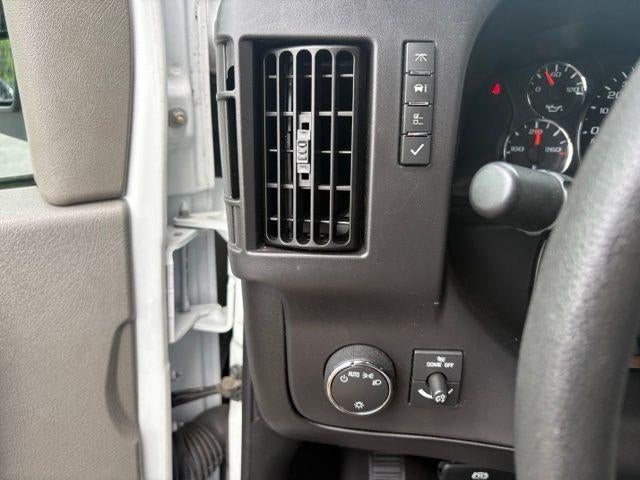2025 GMC Savana Cargo Base
