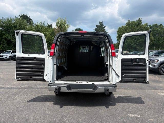 2025 GMC Savana Cargo Base