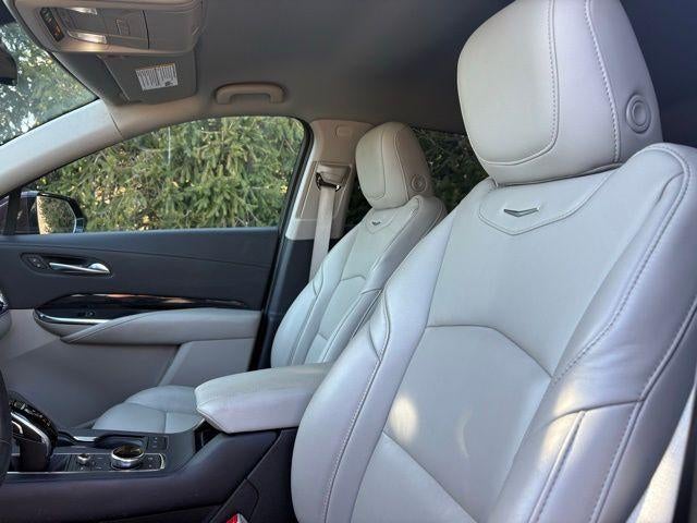 2023 Cadillac XT4 AWD Premium Luxury