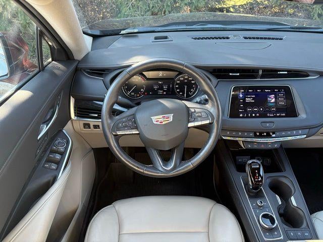 2023 Cadillac XT4 AWD Premium Luxury