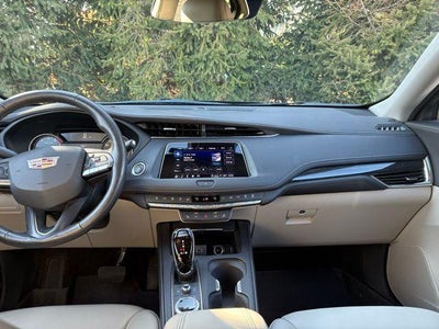 2023 Cadillac XT4 AWD Premium Luxury