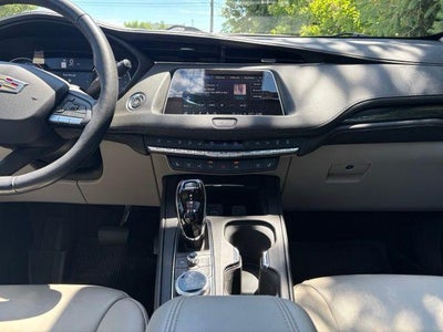 2023 Cadillac XT4 AWD Premium Luxury
