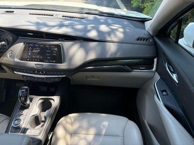 2023 Cadillac XT4 AWD Premium Luxury