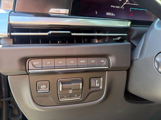 2026 Cadillac Escalade 4WD Luxury