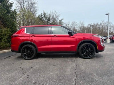 2024 Mitsubishi Outlander SE Black Edition w/Pano Roof