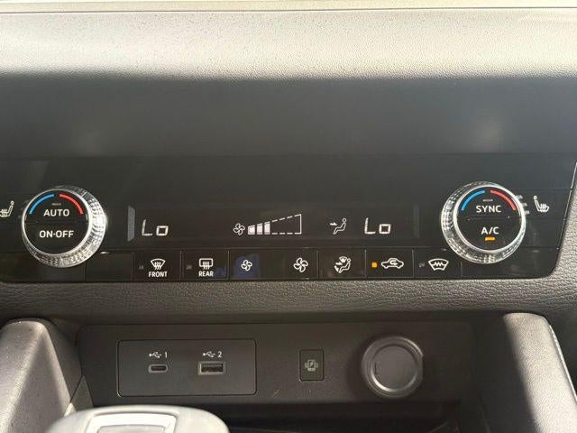 2024 Mitsubishi Outlander SE Black Edition w/Pano Roof