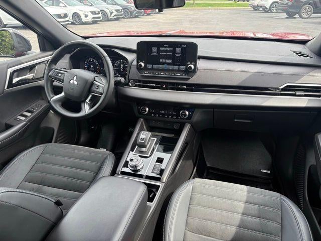 2024 Mitsubishi Outlander SE Black Edition w/Pano Roof