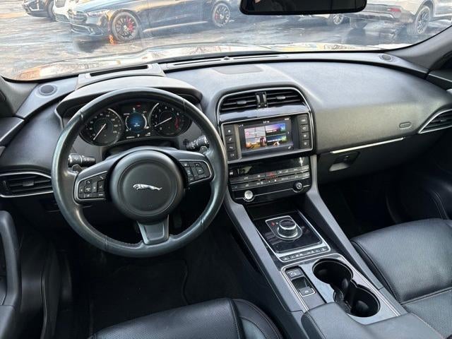 2017 Jaguar F-PACE 35t Prestige
