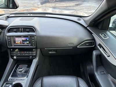 2017 Jaguar F-PACE 35t Prestige