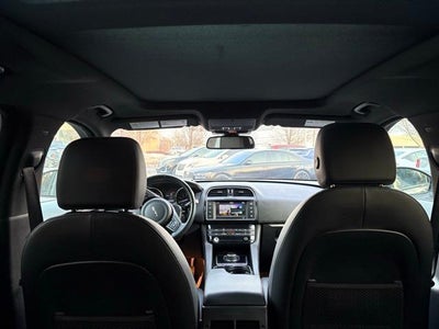 2017 Jaguar F-PACE 35t Prestige