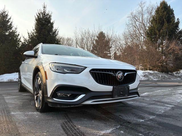 2019 Buick Regal TourX Essence